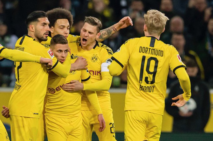 ALEMÃO: Dortmund vence Mönchengladbach fora de casa e sobe para segundo