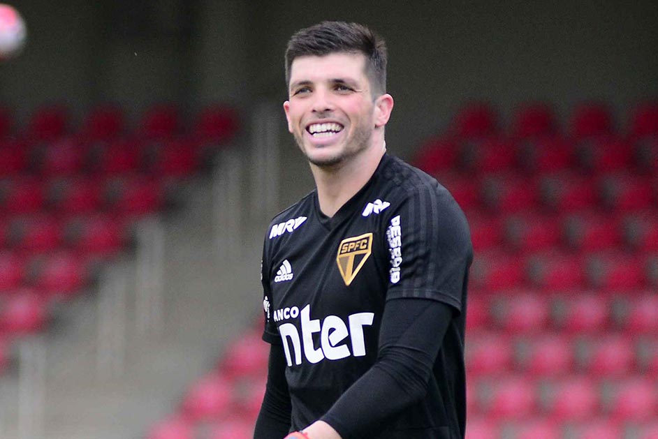 São Paulo tem apenas um titular relacionado para enfrentar o Botafogo-SP