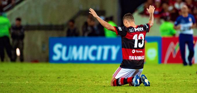 Éverton Ribeiro balançou as redes no Maracanã
