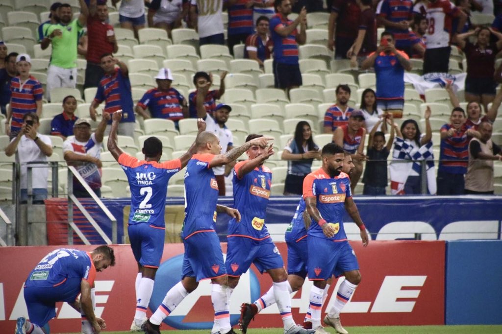 COPA DO NORDESTE: Confusão no clássico e mandantes fazem a lição de casa