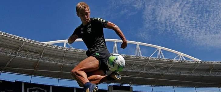 Copa do Brasil: Com febre, ex-Milan não treina e vira dúvida para jogo do Botafogo