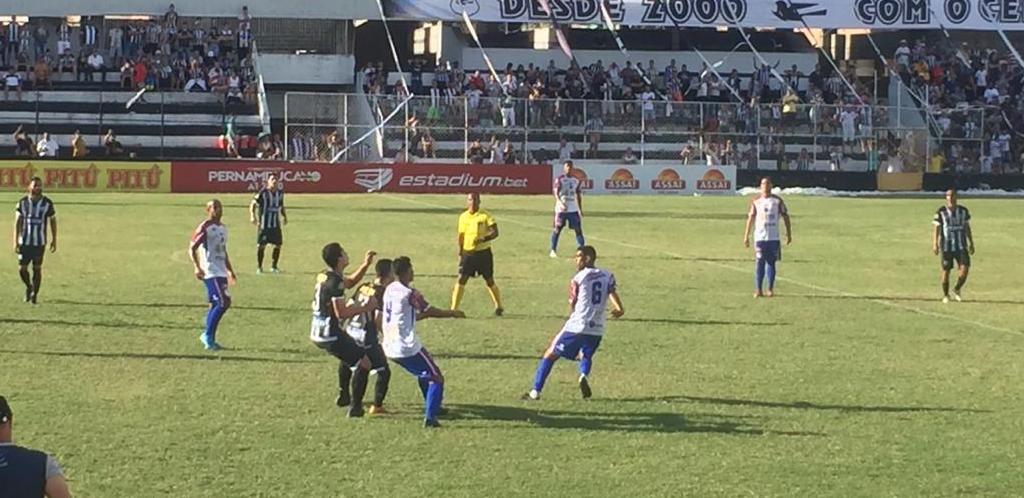 Empate entre Central e Afogados foi marcado por polêmica na arbitragem (Foto: Carlos Recupero / Central) - Carlos Recupero / Central