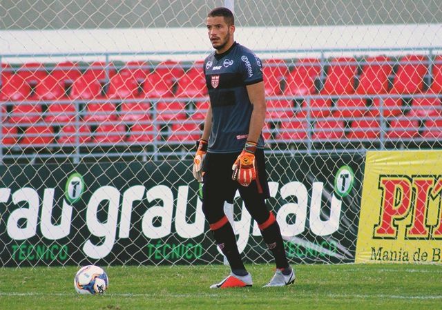​Copa do Brasil: Goleiro quer crescimento do CRB e foca em confronto com o Cruzeiro