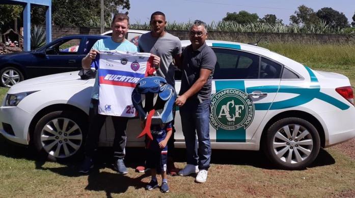 Catarinense: Chapecoense envia carro para buscar novo reforço no Paraná