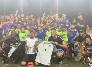 Eliminatórias: Convocado por Tite, goleiro da Ponte visita projeto social em Sumaré