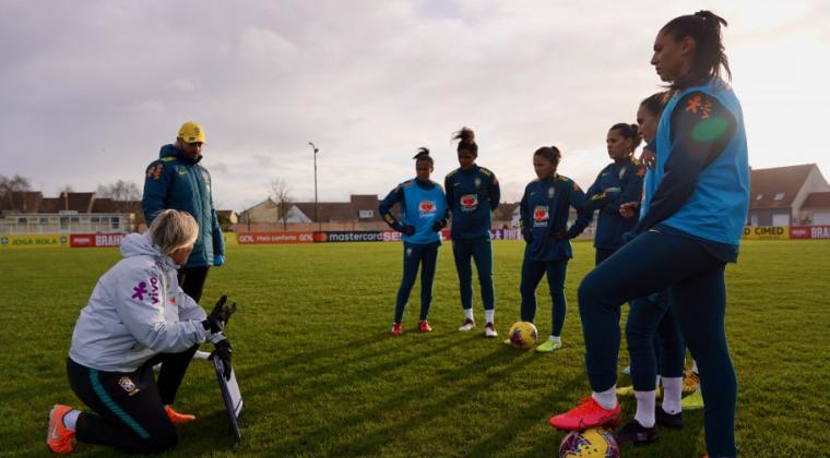 Feminino: Pia quer setor ofensivo da Seleção mais forte diante do Canadá