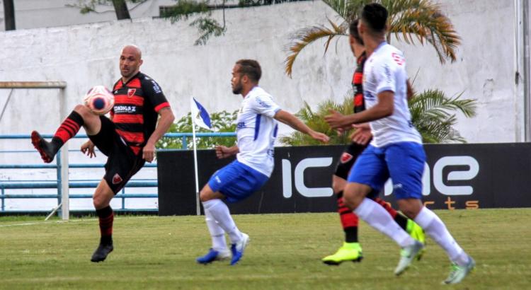 Herói do lanterna valoriza elenco e espera mais resultados positivos para evitar a queda