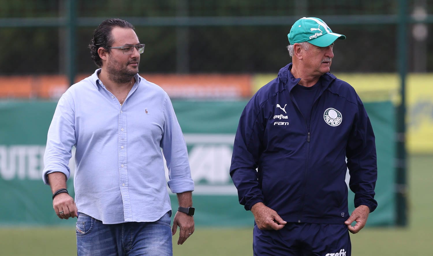 Atlético se aproxima de ex-palmeirense, Roger Guedes e mais…