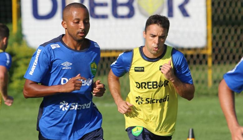 Mato-grossense: Meia do Cuiabá destaca bom momento no clube e sequência com a equipe