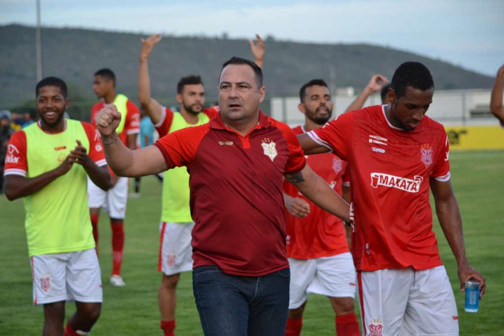 Paulo Foiani vive boa fase no comando do Sergipe