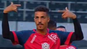 Apenas um dia após anúncio, MC Livinho desiste da carreira de jogador