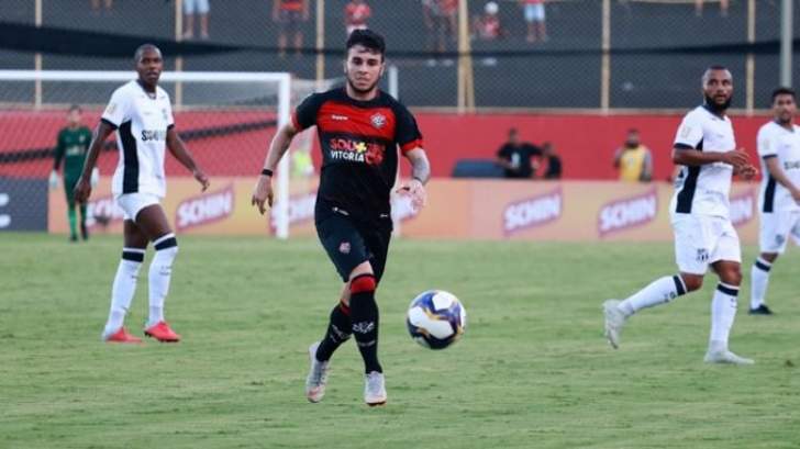 Alagoano: CSA acerta com Andrigo, ex-volante de Internacional e Figueirense