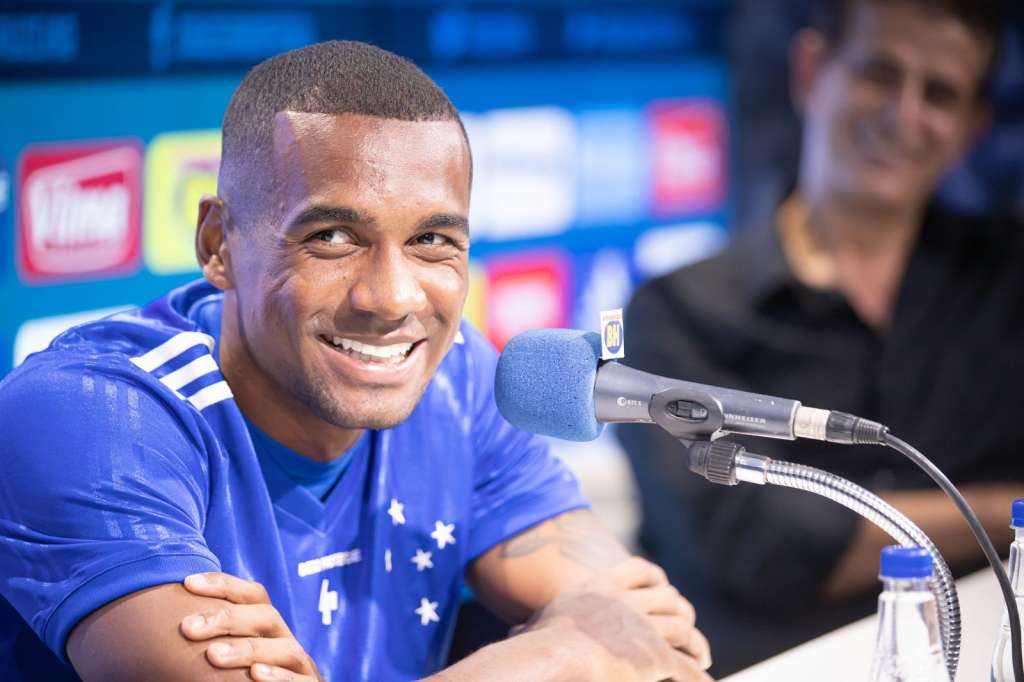 Apresentado no Cruzeiro, Marllon vê chance de recomeço na carreira