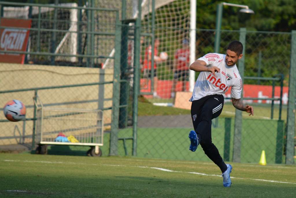Depois de perder para Binacional (PER) fora de casa, o São Paulo estreia no Morumbi