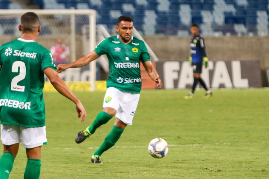 Mato-grossense: Cuiabá acerta volta de ex-zagueiro do Guarani