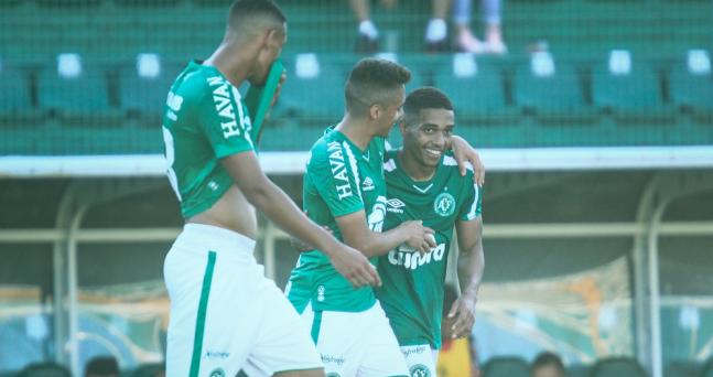Catarinense: Chapecoense acerta com jovem atacante de clube da Série C
