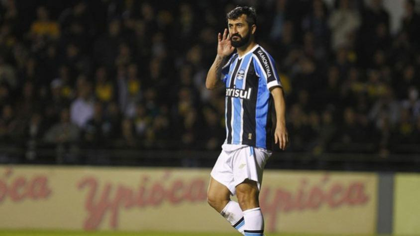 Time candango acerta com Douglas, multicampeão por Grêmio e Corinthians
