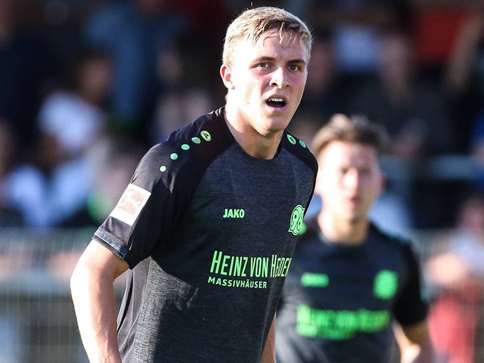 Zagueiro do Hannover, da Alemanha, é diagnosticado com novo coronavírus