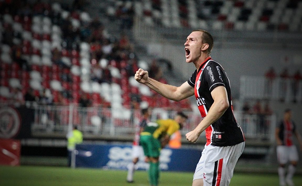 Catarinense: Criciúma admite negociação por ex-Joinville e Bragantino