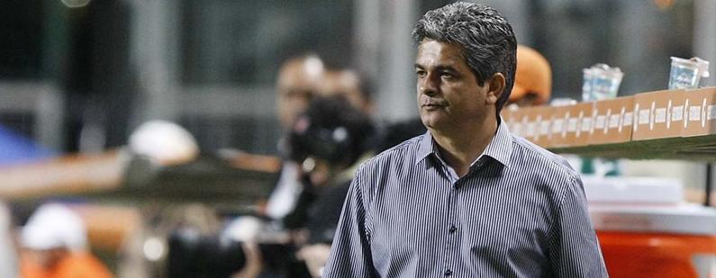 Toda atenção é pouca. (Foto: Rubens Chiri / São Paulo)