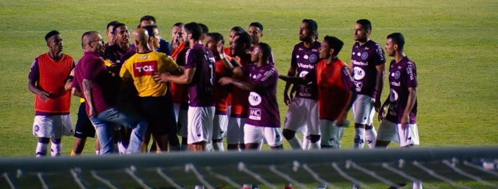 Após agredir árbitro na Copa do Brasil, dirigente do Caxias é suspenso