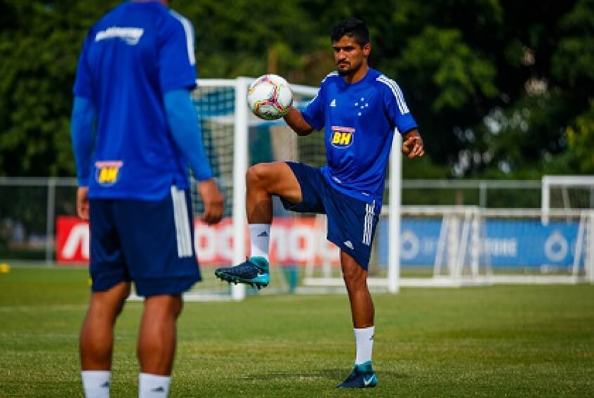 Mineiro: Cruzeiro, enfim, acerta contratação de ex-zagueiro do Vitória