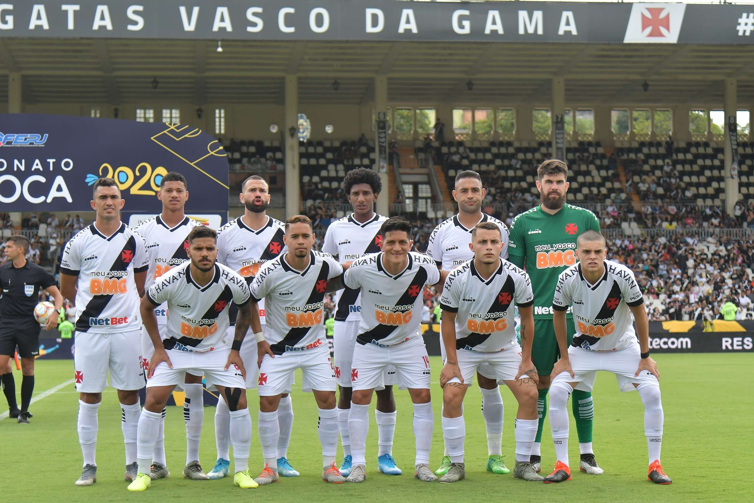 Com incentivo salarial, Vasco encara Goiás na Copa do Brasil