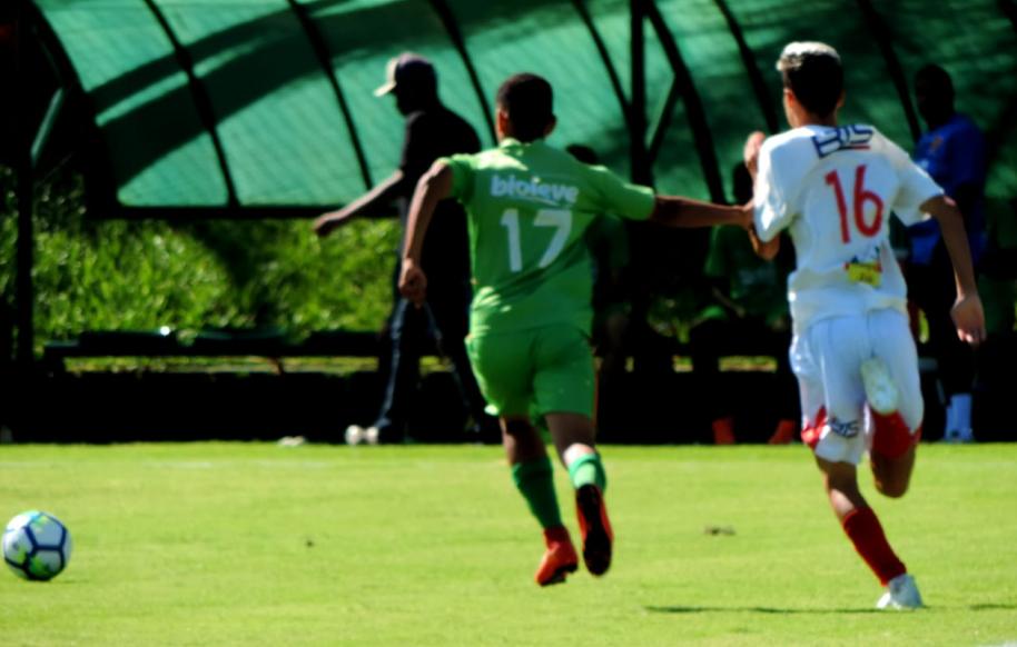 No Brasilis, zagueiro recebe sondagens de grandes times de SP