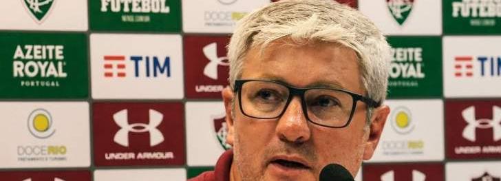 Fluminense volta em silêncio de Florianópolis e com o lateral Gilberto machucado