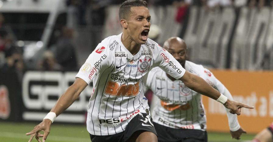 Pedrinho volta a treinar no Corinthians e deve enfrentar o Ituano