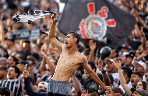 Após ser líder, participante do BBB desabafa: “Aqui é Corinthians”