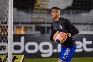 Incontestável desde 2018, Ivan alcança 50 clean sheets pela Ponte Preta