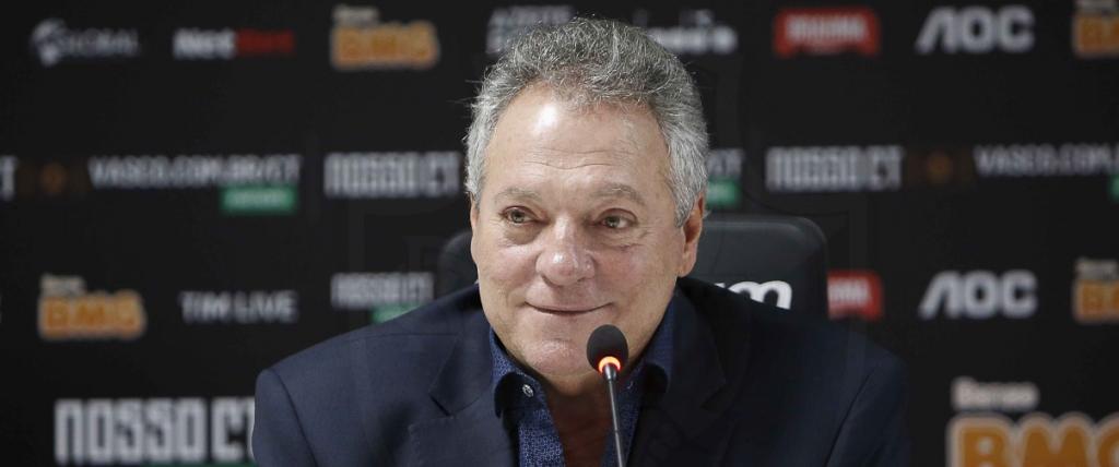 Diretoria do Vasco garante permanência de Abel Braga no comando de sua equipe