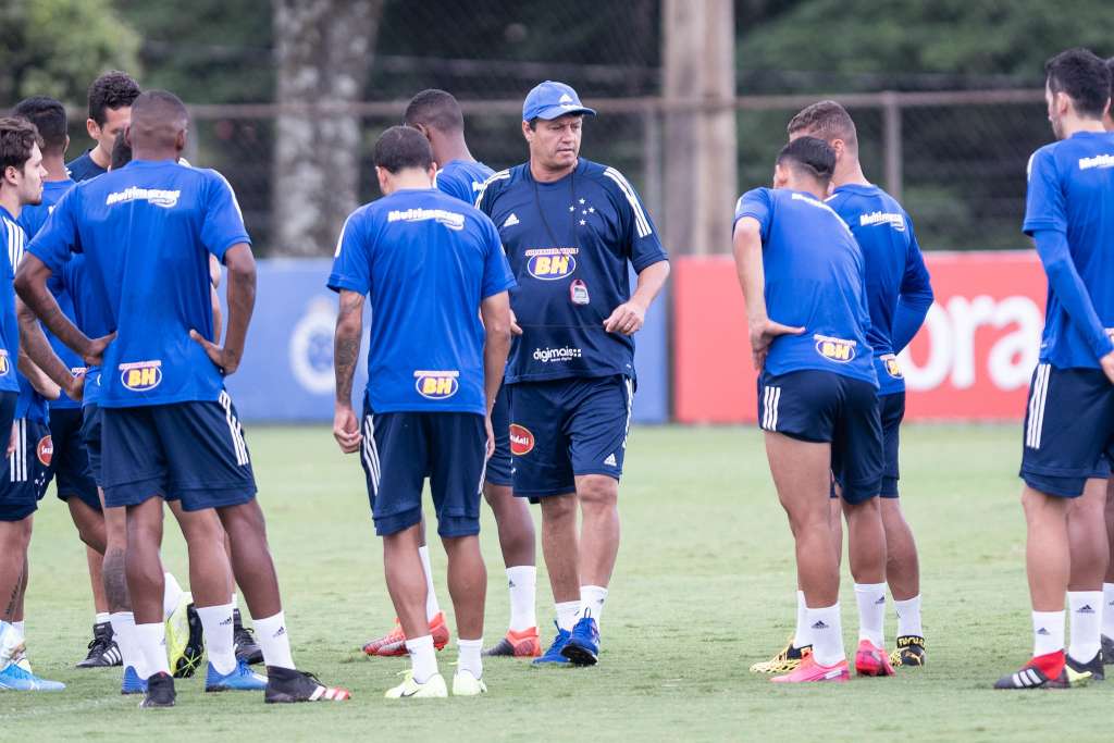 Jean pode fazer primeira partida como titular do Cruzeiro diante do Coimbra