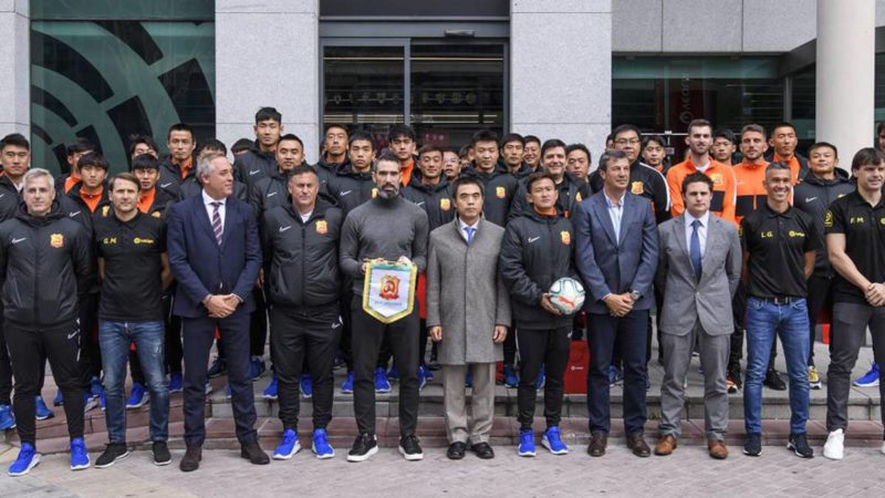 Equipe de Wuhan sai da Espanha e retorna à China para escapar do coronavírus