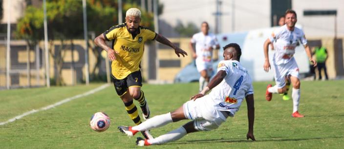 São Bernardo venceu Monte Azul e assumiu a ponta. Foto: Diego Mota São Bernardo venceu Monte Azul e assumiu a ponta. Foto: Diego Mota