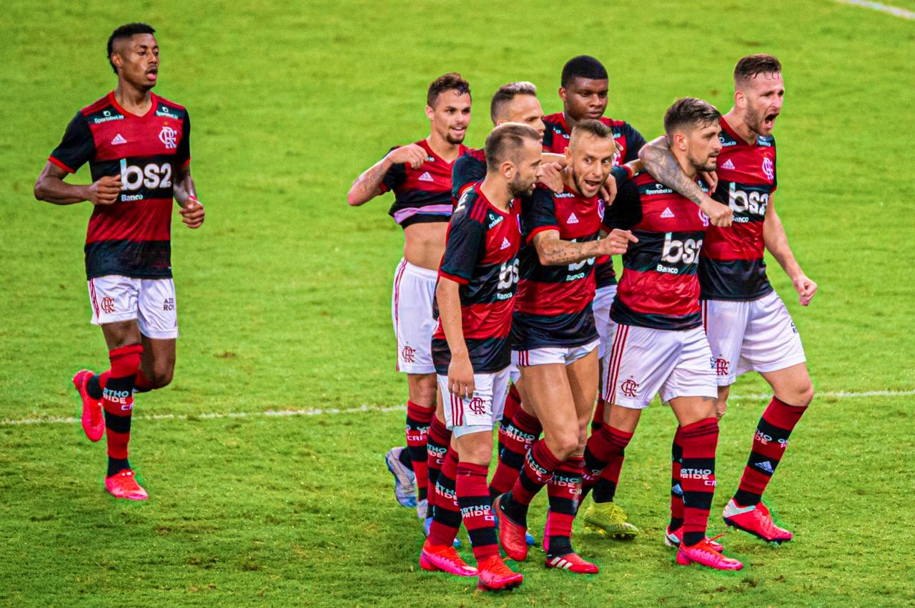Emocionado, Jorge Jesus revela preocupação com coronavírus e pede paralisação