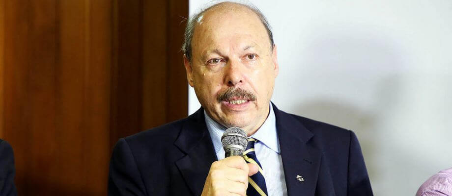 Presidente do Santos reclama da cobrança de zagueiro por valorização