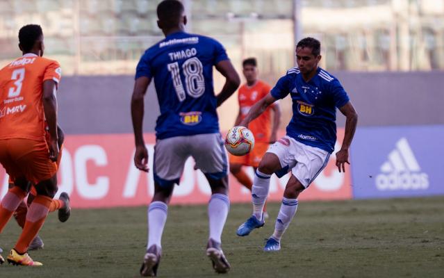 MINEIRO: Cruzeiro perde para o Coimbra, segue fora do G4 e em crise demite técnico