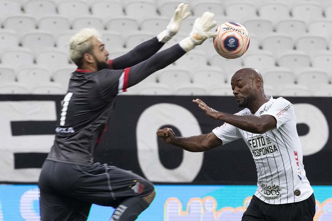Vagner Love admite má fase do Corinthians após empate em casa contra o Ituano