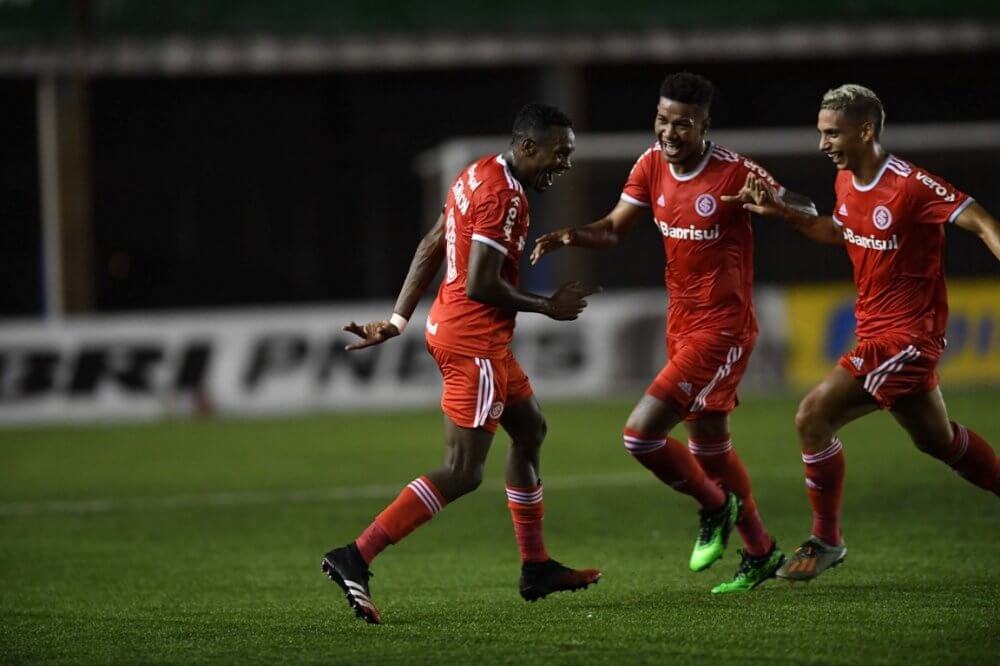 Edenilson marcou o primeiro gol do Internacional sobre o São José (Foto: Ricardo Duarte/Internacional)