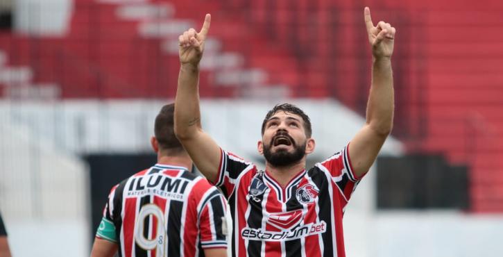 PERNAMBUCANO: Santa Cruz vence Decisão Bonito e confirma liderança