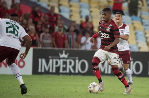 Alagoano: CRB acerta com volante do Corinthians e atacante do Flamengo