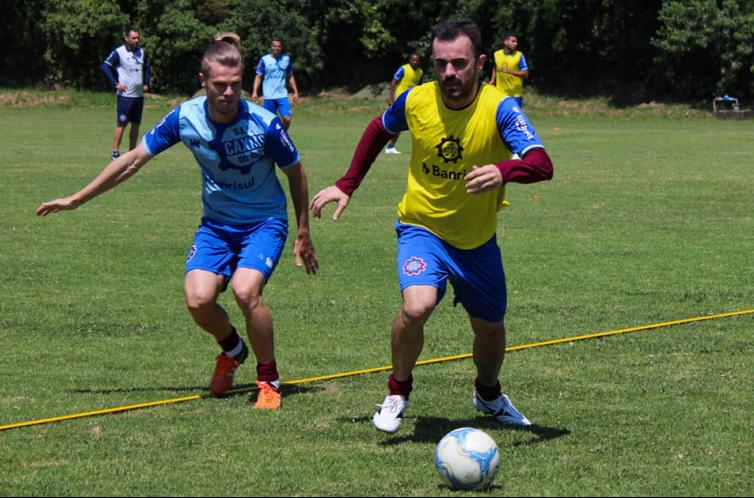 ​Gaúcho: Volante do Caxias concorda com adiamento após surto de Coronavírus no país