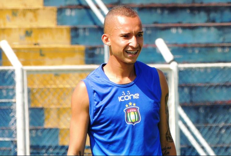 Paulista A2: Atacante do São Caetano comemora primeiro gol como profissional