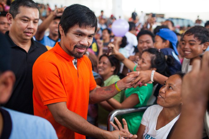 Senador Manny Pacquiao cria lei para prender quem cuspir nas ruas das Filipinas