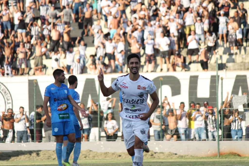 O Comercial venceu o Marília com bela atuação ofensiva (Foto: Rafael Alves / CFC)