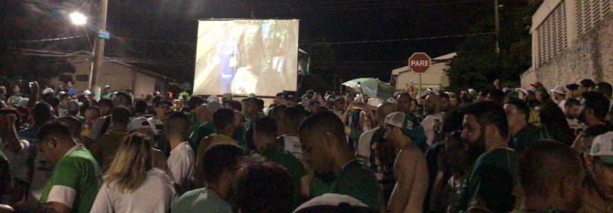 Dérbi 196: Tentativa de invasão ao Brinco cria um cenário de filme de guerra