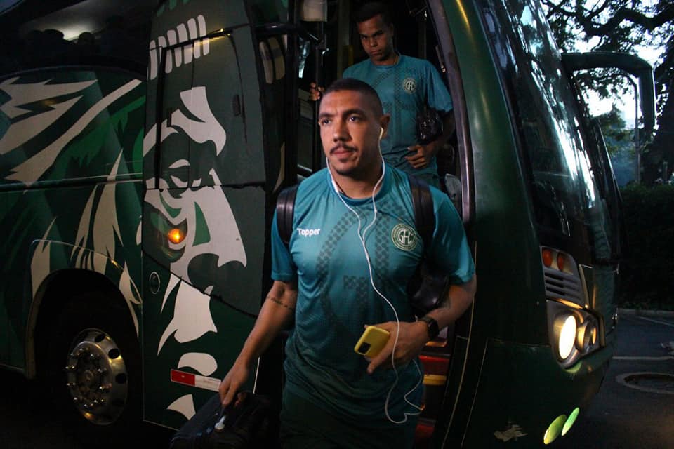 Após queda de tabu e virada histórica, goleiro dedica vitória à torcida do Guarani