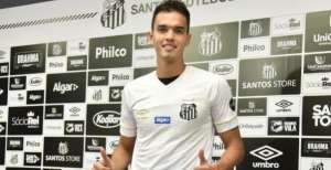 Zagueiro colombiano deixa Santos e pode acertar com o time do Paraná no Brasileiro